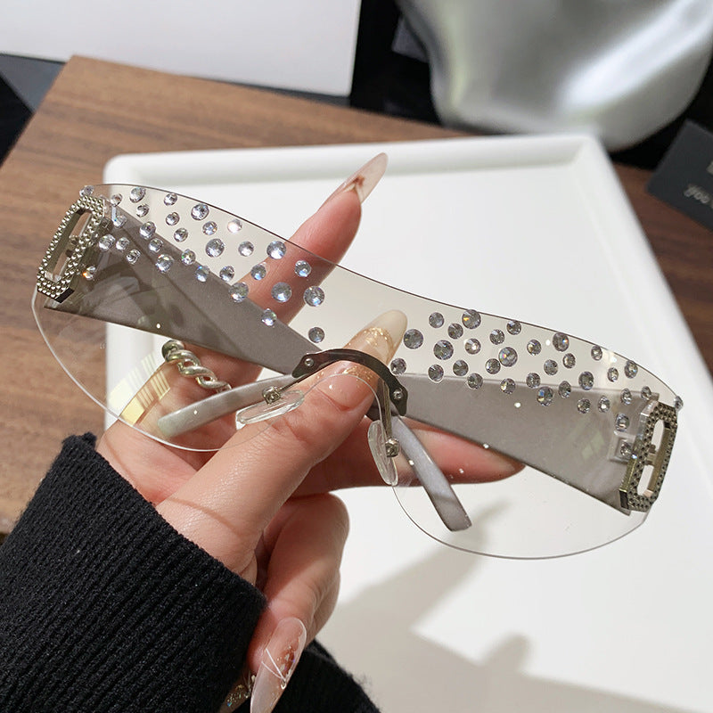 Damen Glamouröse Sonnenbrille mit Glitzerakzenten Karnz