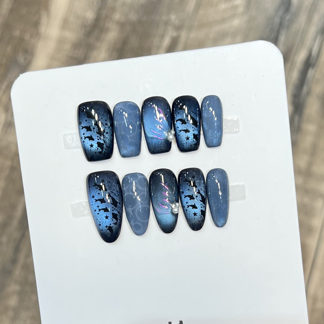 Künstlerisches Press-On-Nagelset mit Sternenabend-Design Karnz