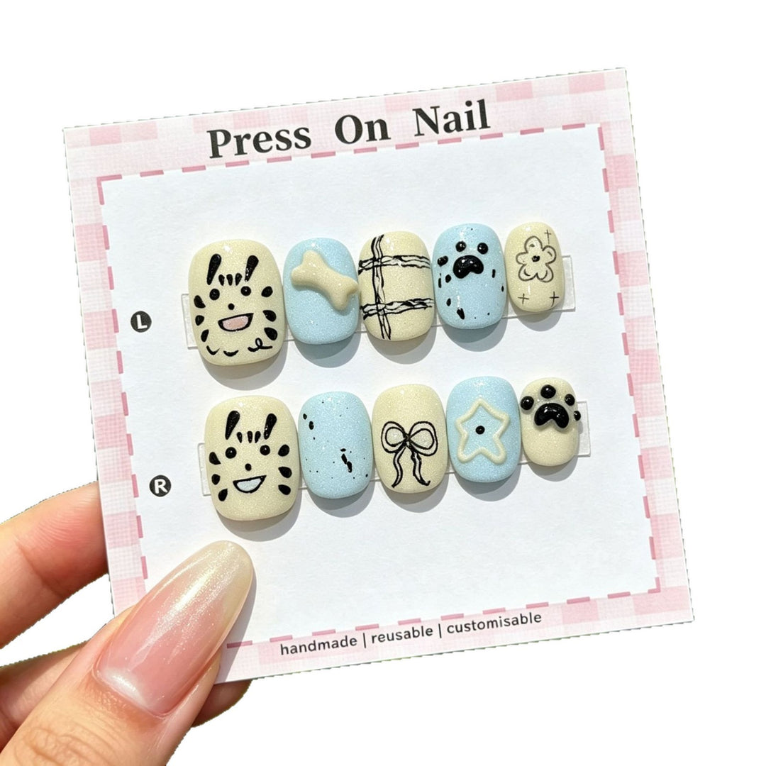 Glamourös Press-On Nagelkunst Set mit dekorativen Strasssteinen