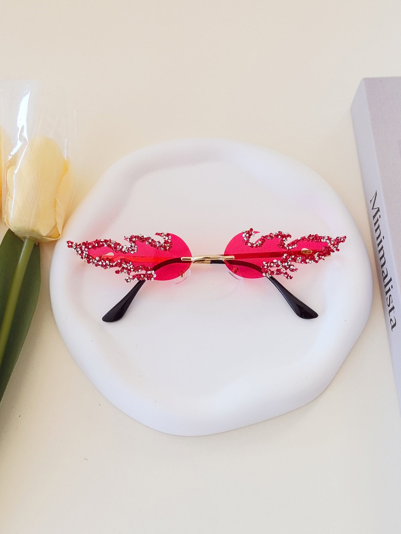 Damen extravagante Design-Sonnenbrille mit funkelnden Verzierungen Karnz