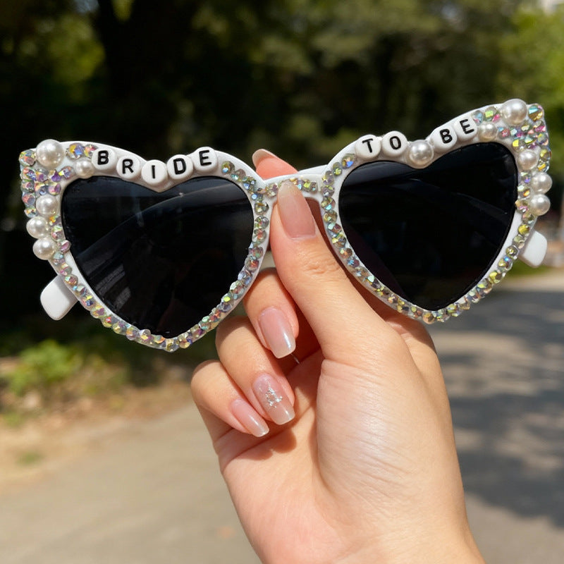 Glamouröse herzförmige Brautsonnenbrille Karnz