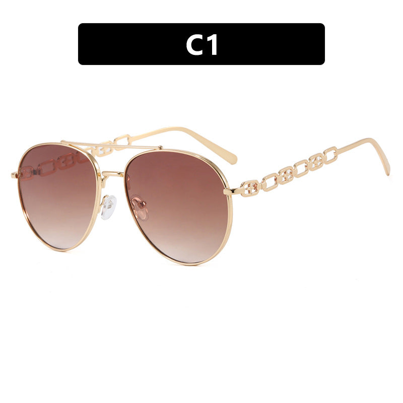 Damen auffällige Sonnenbrille mit luxuriösem Kettendetail und polarisierten Gläsern Karnz