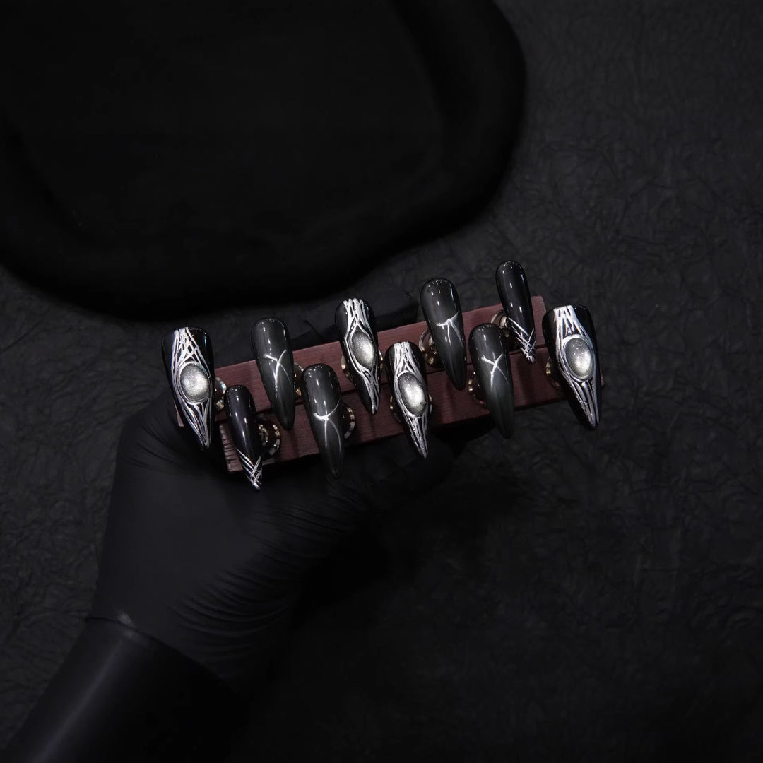 Künstlerische Stiletto-Nagelverlängerungen