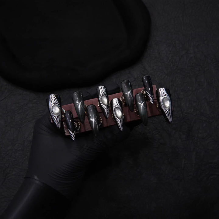 Künstlerische Stiletto-Nagelverlängerungen