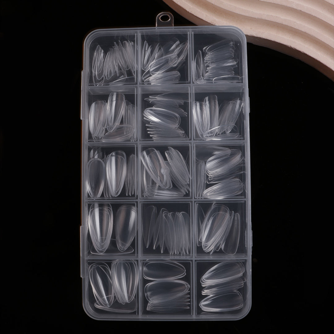 Professionelle klare Nageltips Karnz