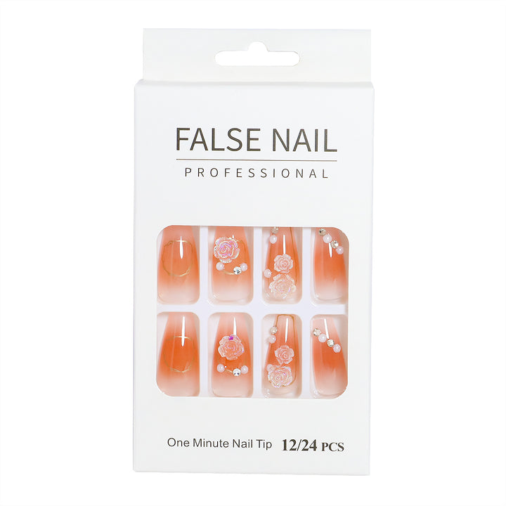 Dekorativer Press-On-Nagelset mit 3D-Akzenten Karnz