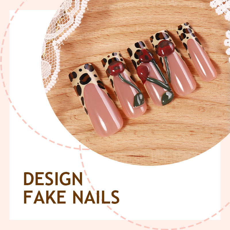 Kunstnagelset mit exklusivem Leoparden-Design und kreativen Akzenten Karnz