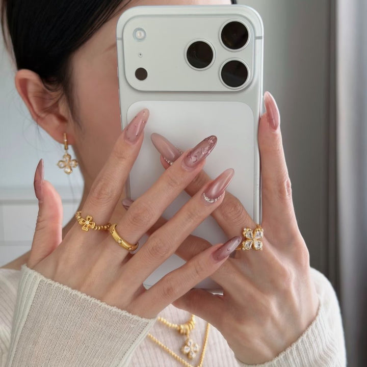 Elegante Nagelkunstverlängerungen
