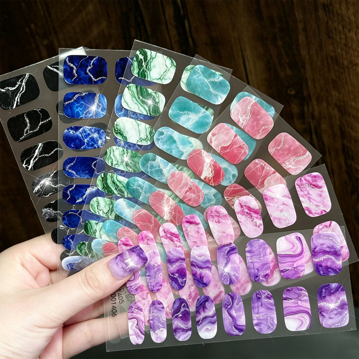 Künstlerische Aquarell-Nagelwickel