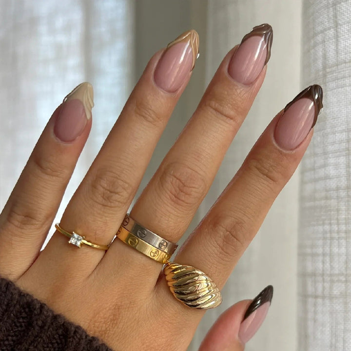 Kreative Nagelspitzen im eleganten Design Karnz