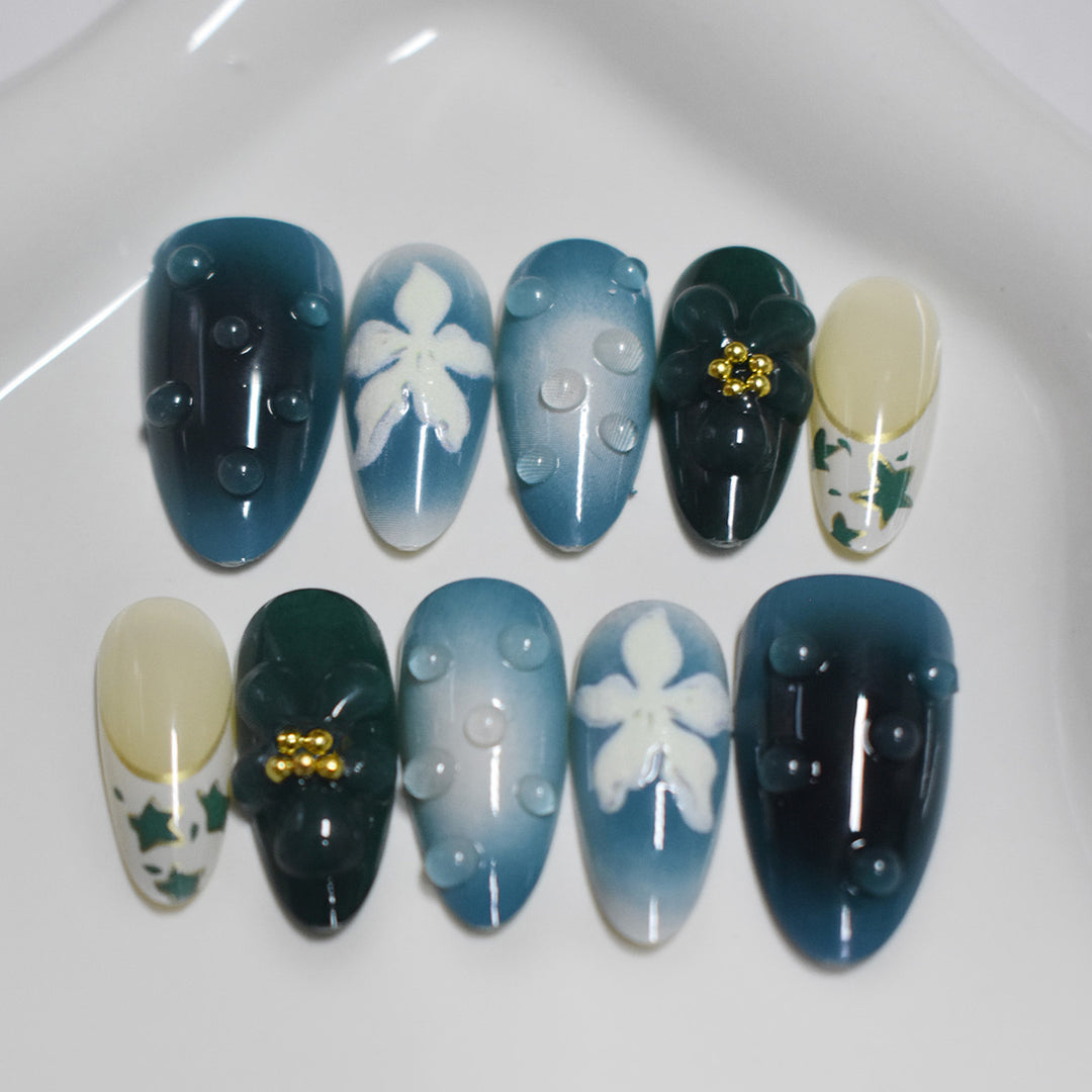 Dekorative Press-On Nagelkunst mit Blümchen-Elementen Karnz