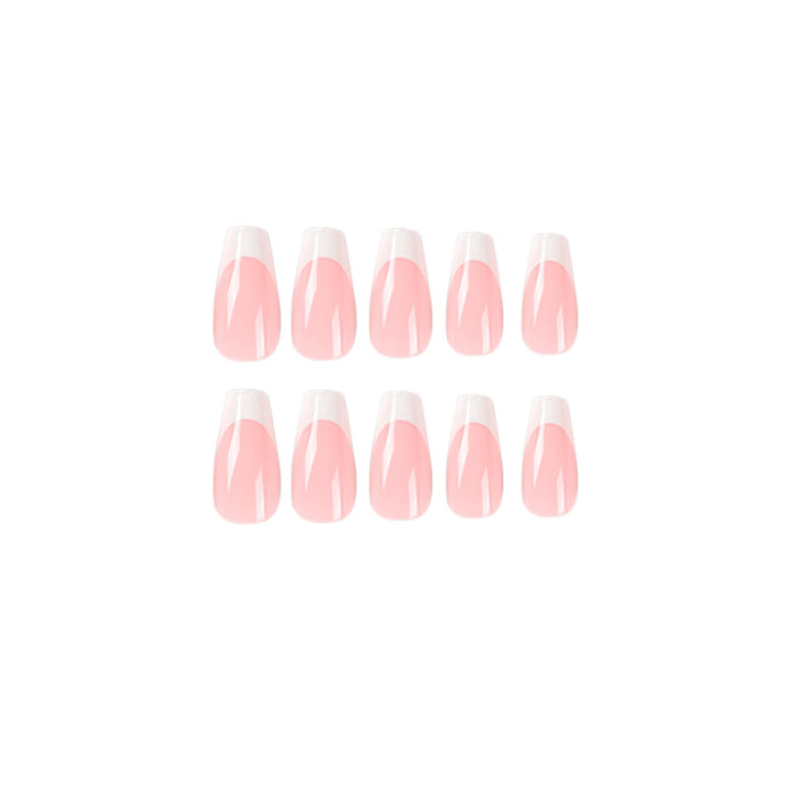 Kunstvolle Nagelkunst mit French Tip Design Karnz
