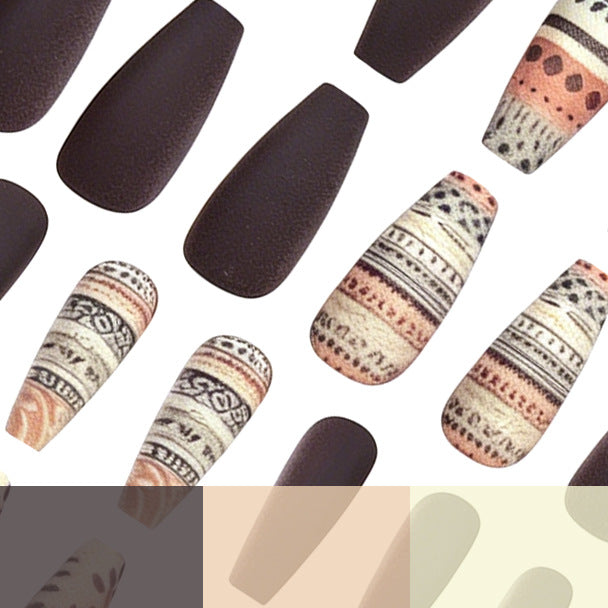 Künstlerisches saisonales Nageldesign Karnz