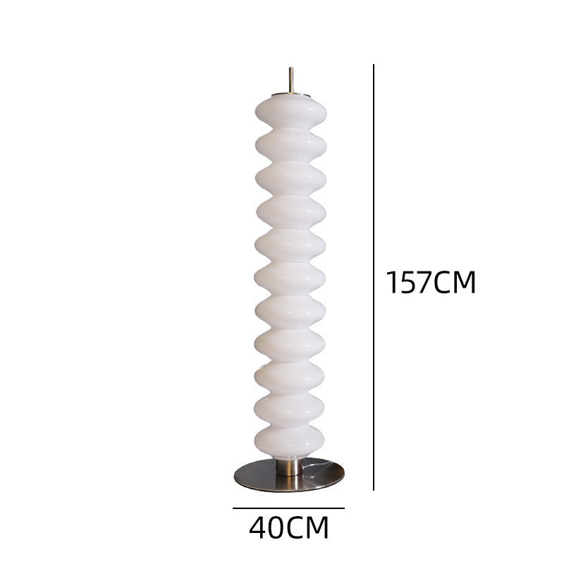 Moderne Tischlampe mit skulpturalem Design