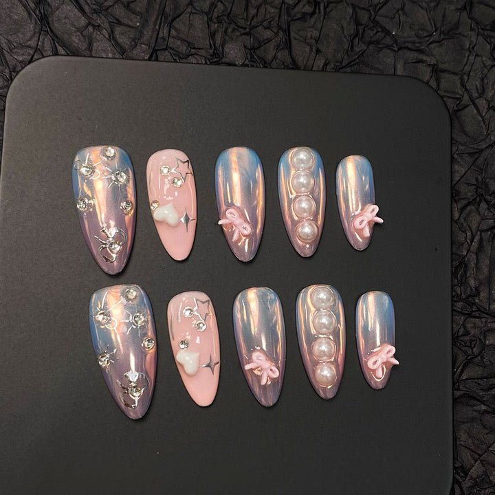 Dekoratives Press-On Nail Art Set mit Perlenakzenten