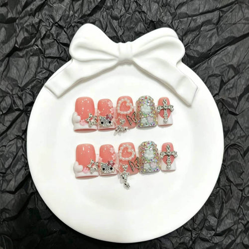 Dekoratives Press-On Nagelkunst-Set mit 3D Charms