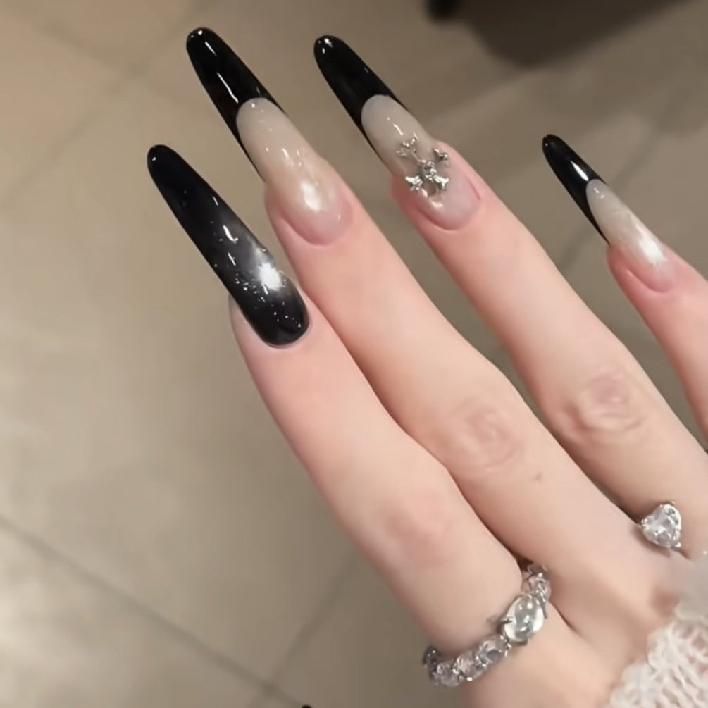 Glamouröse Stiletto-Nageldesigns