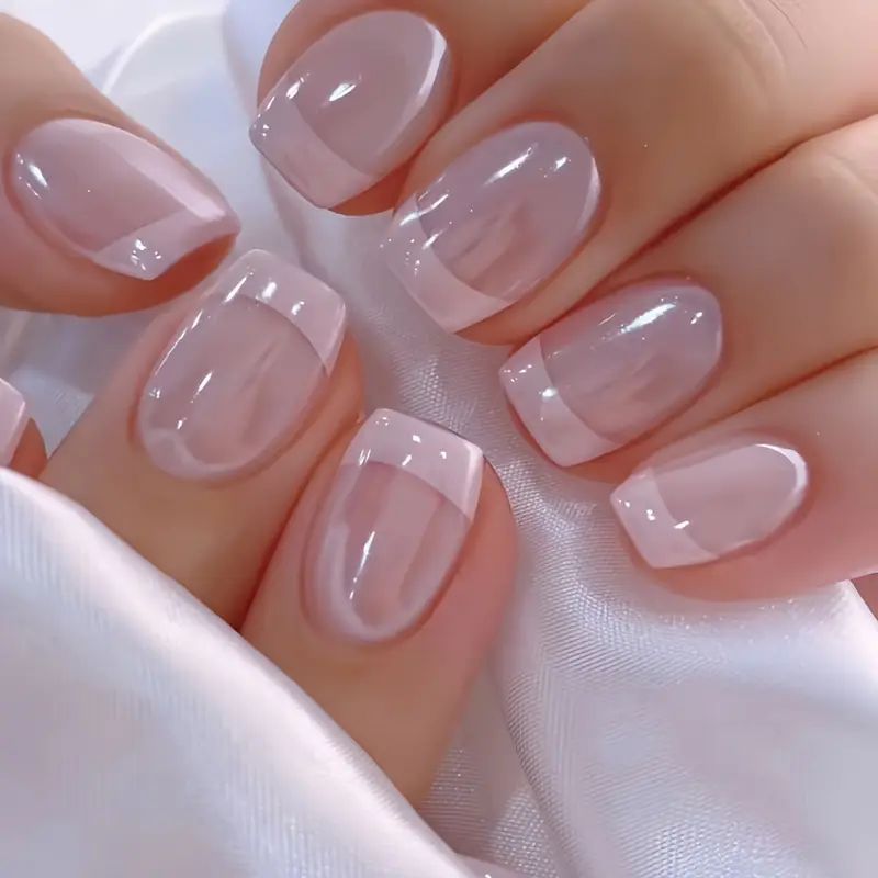 Elegante französische Tipp-Nagelerweiterungen Karnz