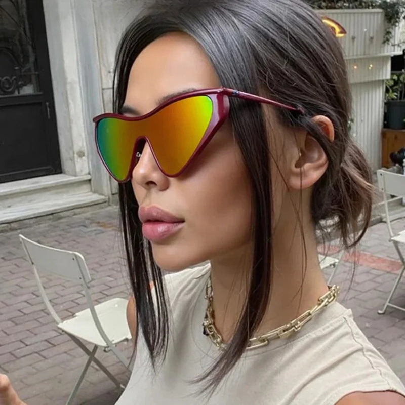 Damen extravagant geformte Sonnenbrille mit schützendem UV-Filter Karnz
