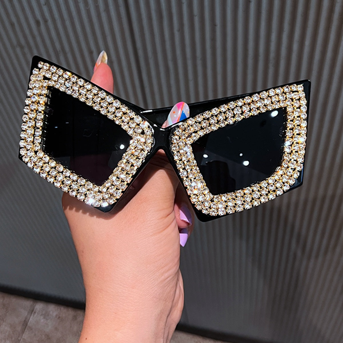 Damen cat-eye Sonnenbrille mit strassverziertem Rahmen Karnz