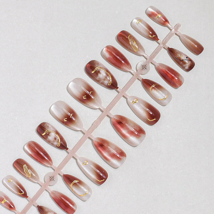 Elegantes Ornamentiertes Press-On Nagel Set Karnz