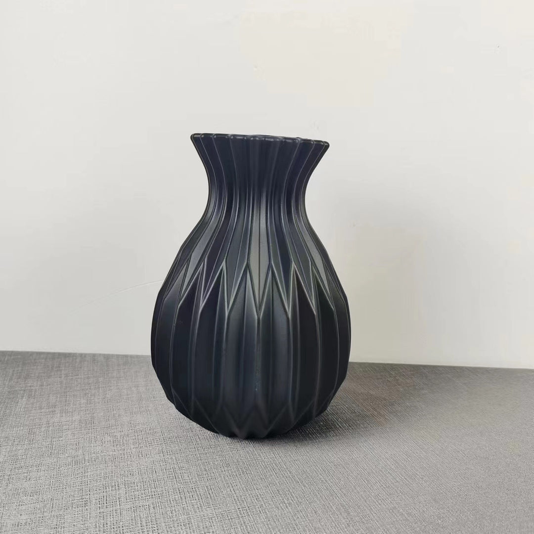 Moderne dekorative strukturierte Vase Karnz