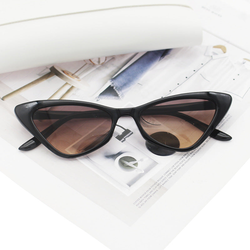 Damen Cat-Eye Sonnenbrille mit sorgfältig gestaltetem Rahmen Karnz