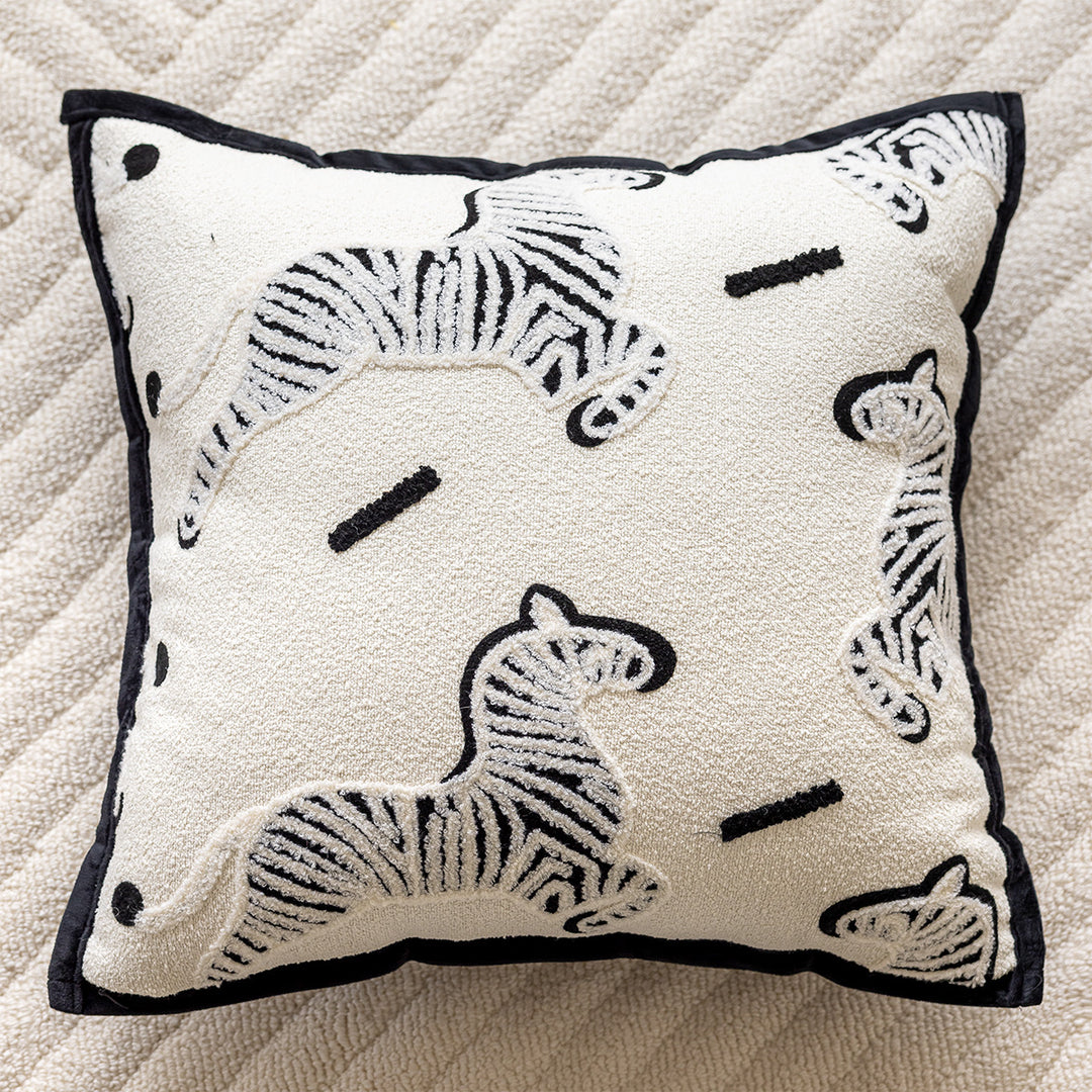 Luxuriöses Kissen mit Pantherdesign