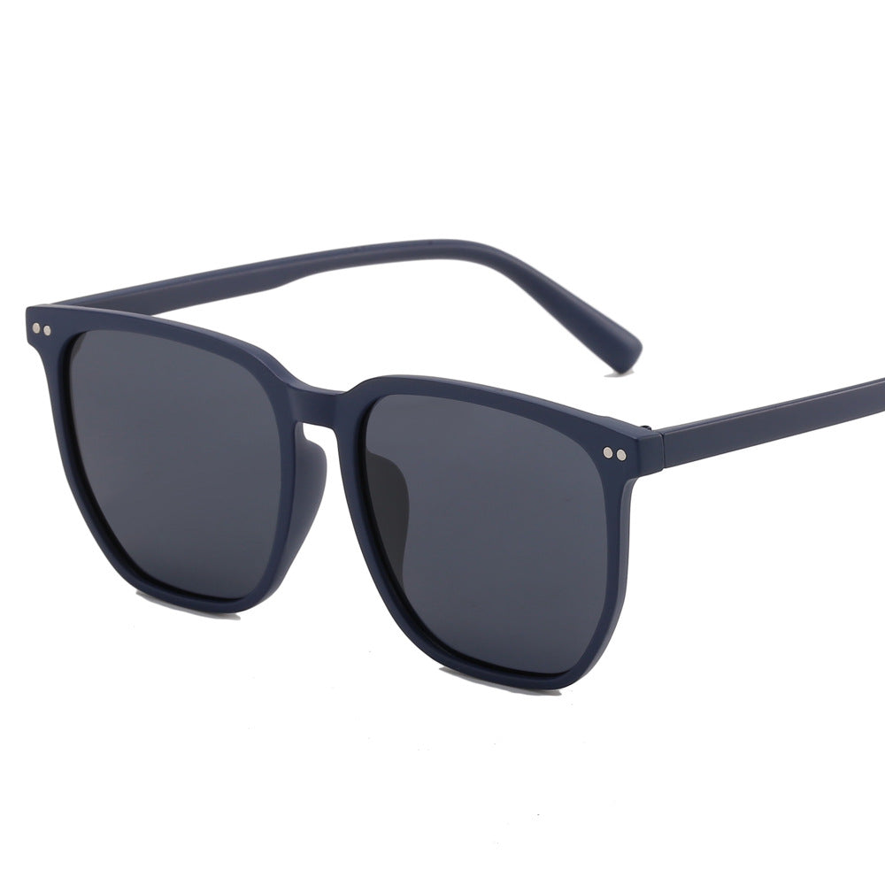 Damen modische Sonnenbrille im klaren Design Karnz