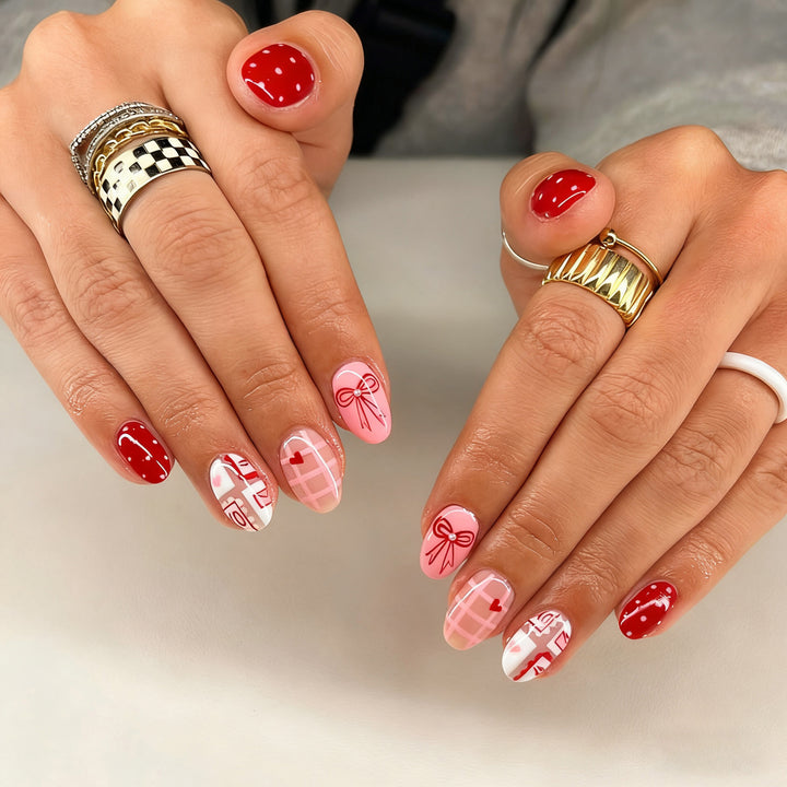 Halloween Kunstnagelset mit kreativen Motiven und glitzernden Details Karnz