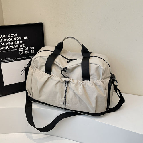 Vielseitige Reisetasche mit erweiterbarem Stauraum