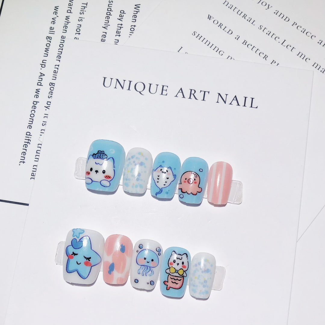 Premium Cartoon-Themen Press-On Nagelkunst Set
