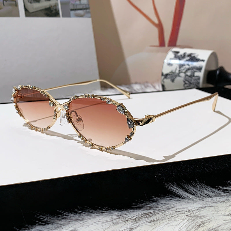 Damen exklusive Sonnenbrille mit funkelndem Strass-Besatz und elegantem Metallrahmen Karnz