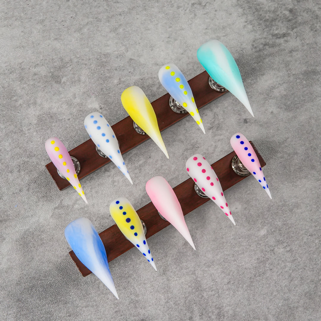 Künstlerisches Stiletto Press-On Nageldesign Set