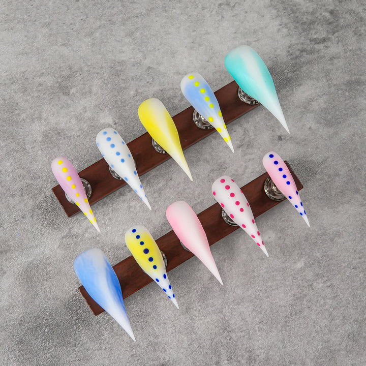 Künstlerisches Stiletto Press-On Nageldesign Set