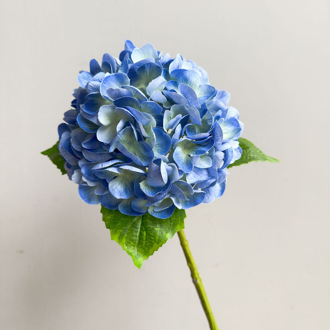 Lebensechter Hortensienstängel