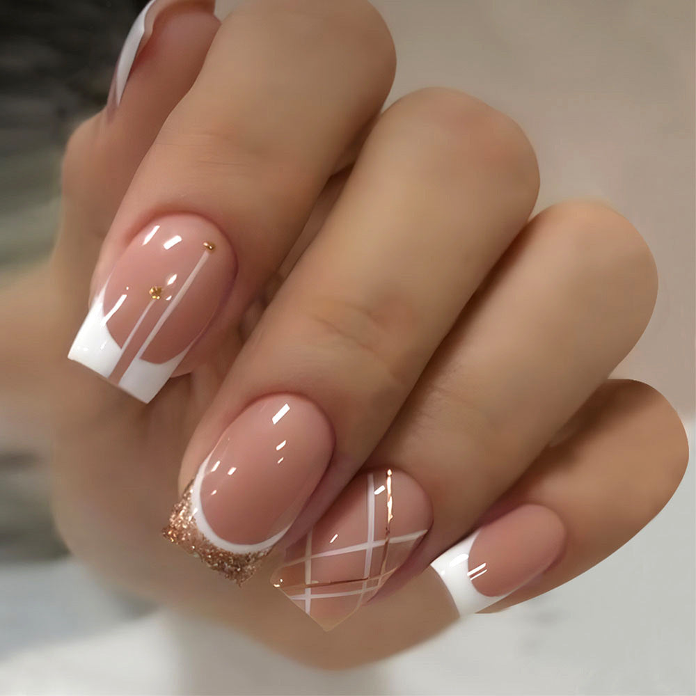 Elegante French Tip Acryl Nagelkunst Karnz