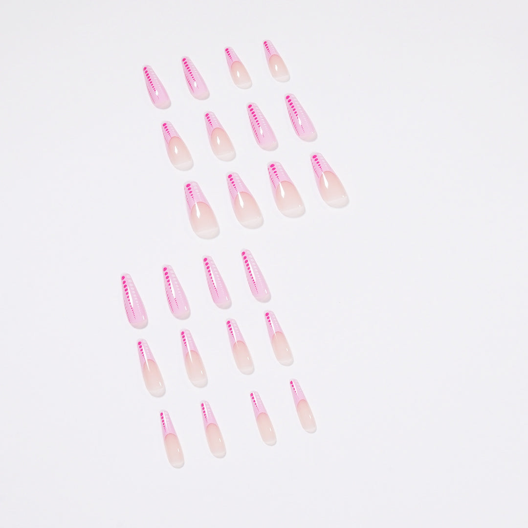 Kunstvolle Nagelkunst mit Gradient- und Punkt-Design Karnz