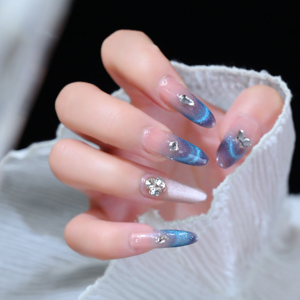 Glamouröse Nagelkunstkollektion Karnz