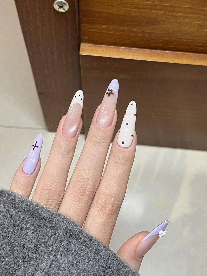 Kreative dekorative Nageltips