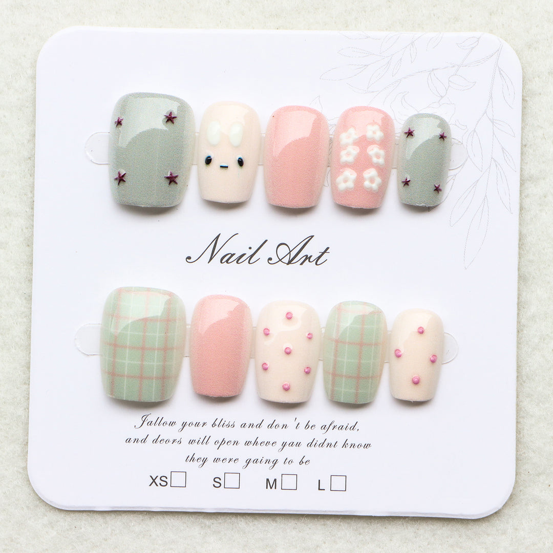 Kreatives thematisches Press-On-Nagelkunstset Karnz