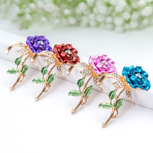 Eleganter Blumenschmuck mit Kristallen Karnz