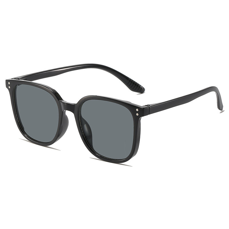 Vintage-inspirierte transparente Rahmen-Sonnenbrille Karnz