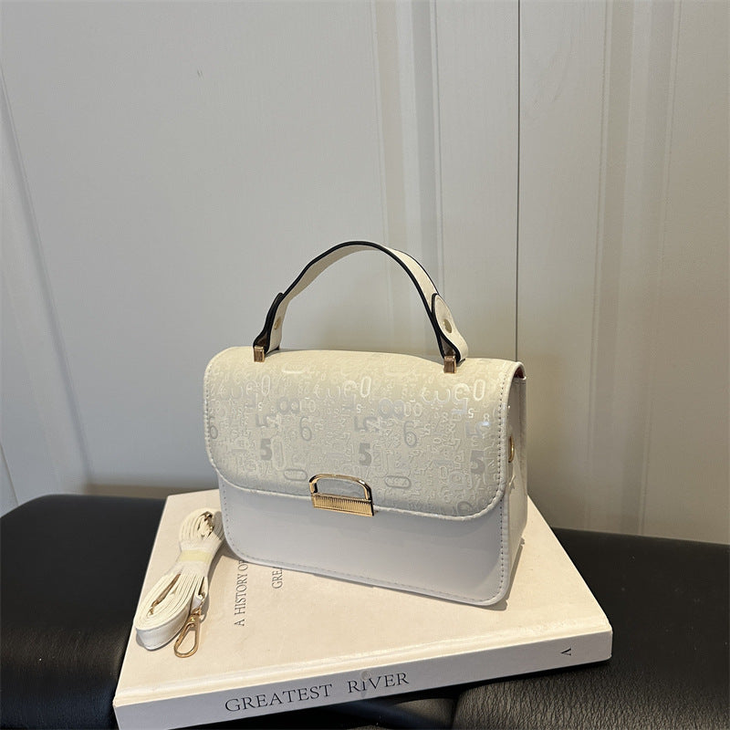 Stilvolle strukturierte Handtasche  1790614128