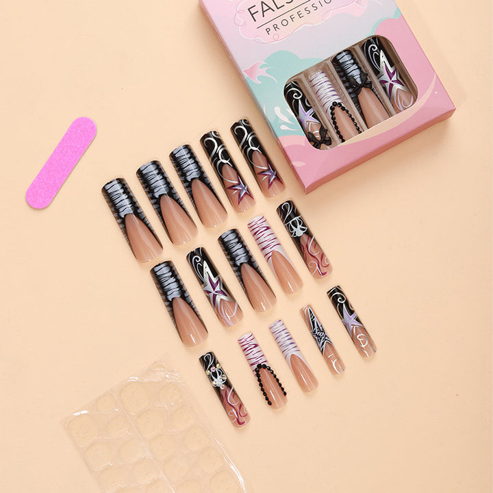 Künstlerisches thematisches Nagelspitzen-Set Karnz