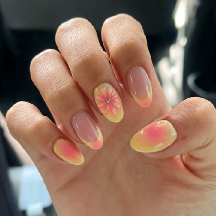 Kunstnägel Im Modernen Floral-Design Karnz