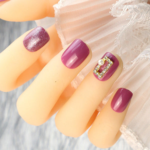 Elegante mit Strass verzierten Press-On Nägel