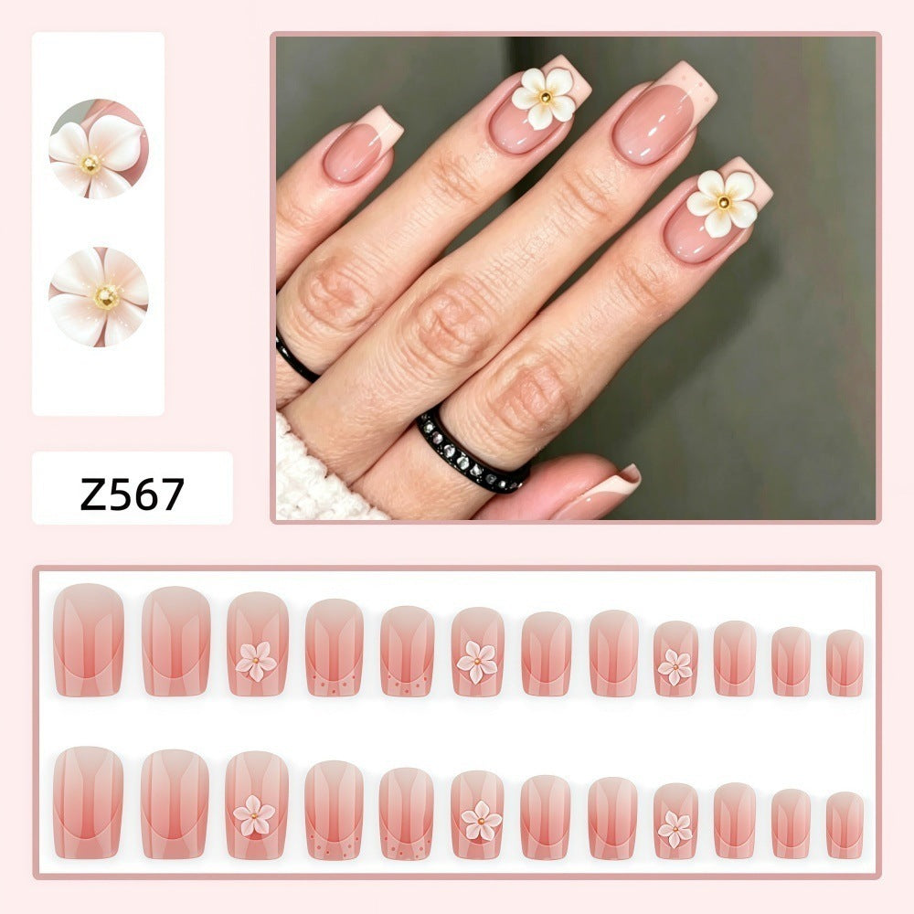 Kunstnägel mit 3D-Blumendesign Karnz