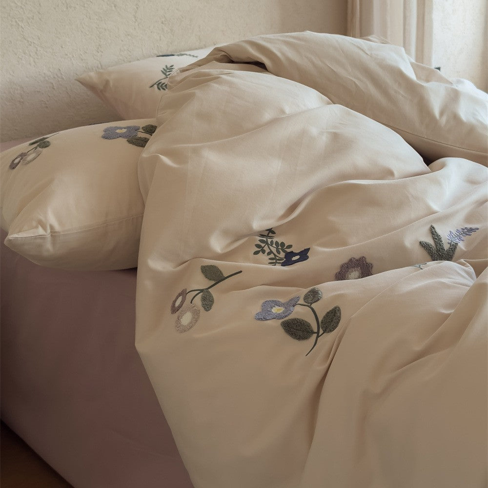 Bettwäsche-Garnitur aus Baumwollsatin mit floraler Stickerei