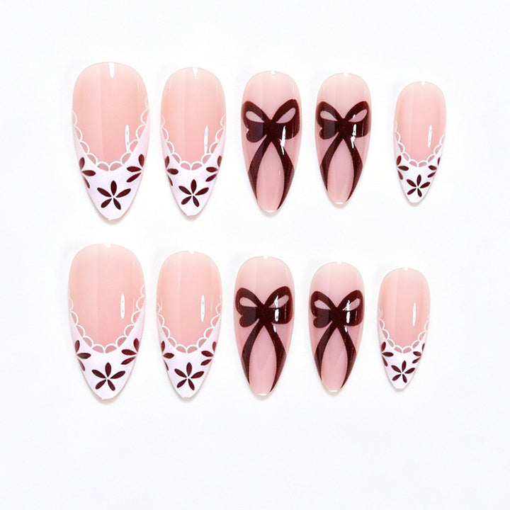 Elegante florale Akzent Press-On Nail Art Karnz